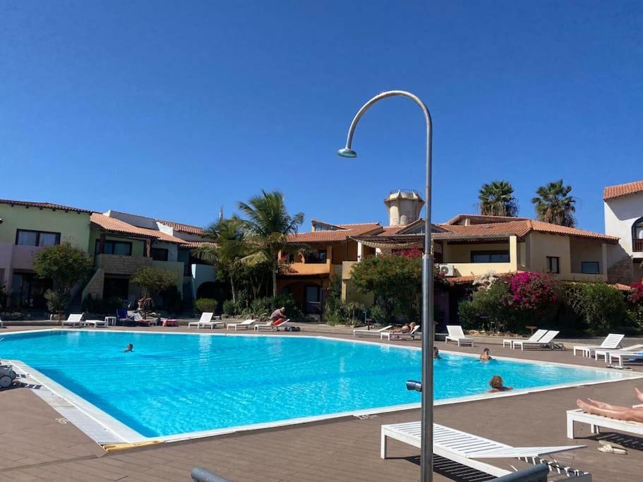 Porto Antigo - Charming & Peaceful Apartment Overlooking Pool And Sea Санта Мария Екстериор снимка