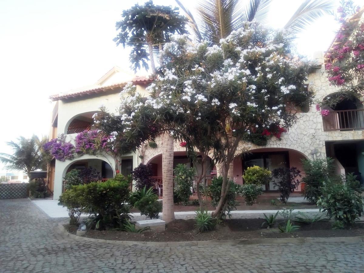 Porto Antigo - Charming & Peaceful Apartment Overlooking Pool And Sea Санта Мария Екстериор снимка